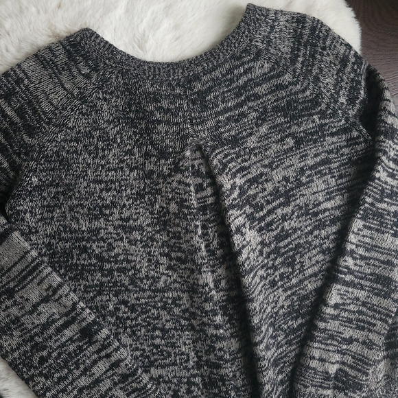 360 Cashmere Wool Marled Zebra Box Pleat Soft Sweater - Picture 9 of 11